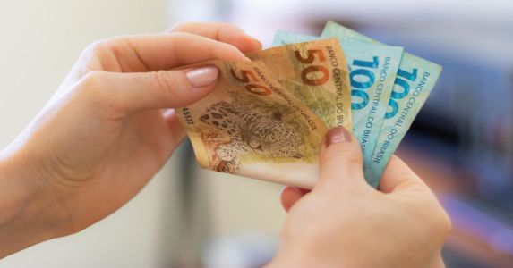 Data representa o fim do prazo legal para pagamento de salários