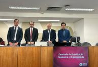 Oposição critica ausência da base e diz que governo não quis negociar projeto na ALMG