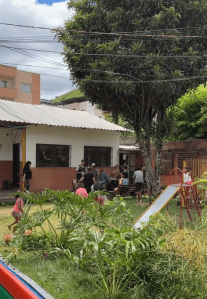Desde as fortes chuvas que ocorreram na semana passada, diversas escolas se tornaram abrigo para desaljados e desbrigados