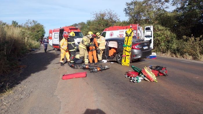 Vítimas foram socorridas e encaminhadas de helicóptero para a Santa Casa de Montes Claros Vítimas foram socorridas e encaminhadas de helicóptero para a Santa Casa de Montes Claros