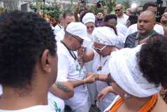 Arlindo Cruz é velado e enterrado no Rio