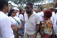 Arlindo Cruz é velado e enterrado no Rio