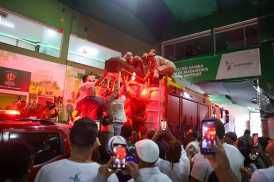Arlindo Cruz é velado e enterrado no Rio