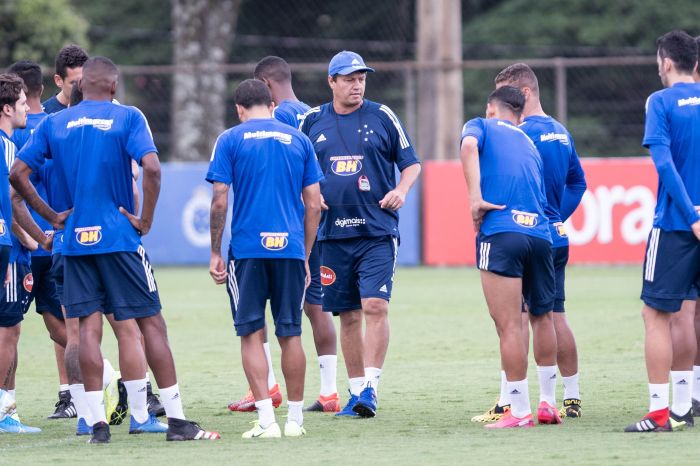 Adilson Batista teve duas passagens como técnico do Cruzeiro