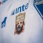 Atlético-GO e Fortaleza fazem campanha por adoção de animais em jogo do Brasileirão