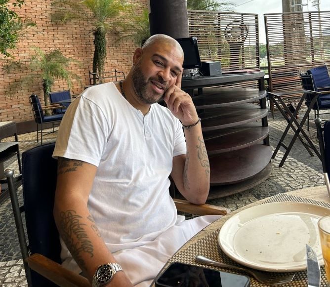 Adriano Imperador, ex-jogador, publicou carta aberta revelando motivo de 'sumiço' da Inter