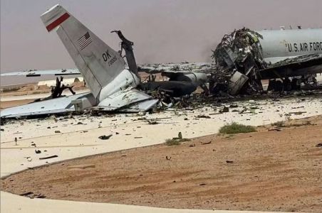 Imagem mostra aeronave partida ao meio