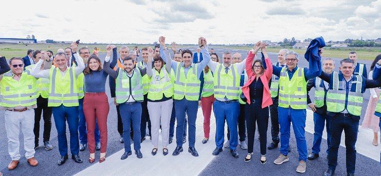 ‘Momento histórico’, diz ministro sobre reabertura do Aeroporto de Porto Alegre