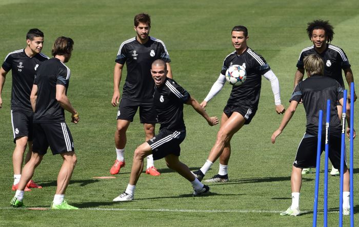 Lucas Silva jogou no Real Madrid ao lado de estrelas como Sergio Ramos, James Rodríguez, Bale, Cristiano Ronaldo e Marcelo Lucas Silva jogou no Real Madrid ao lado de estrelas como Sergio Ramos, James Rodríguez, Bale, Cristiano Ronaldo e Marcelo