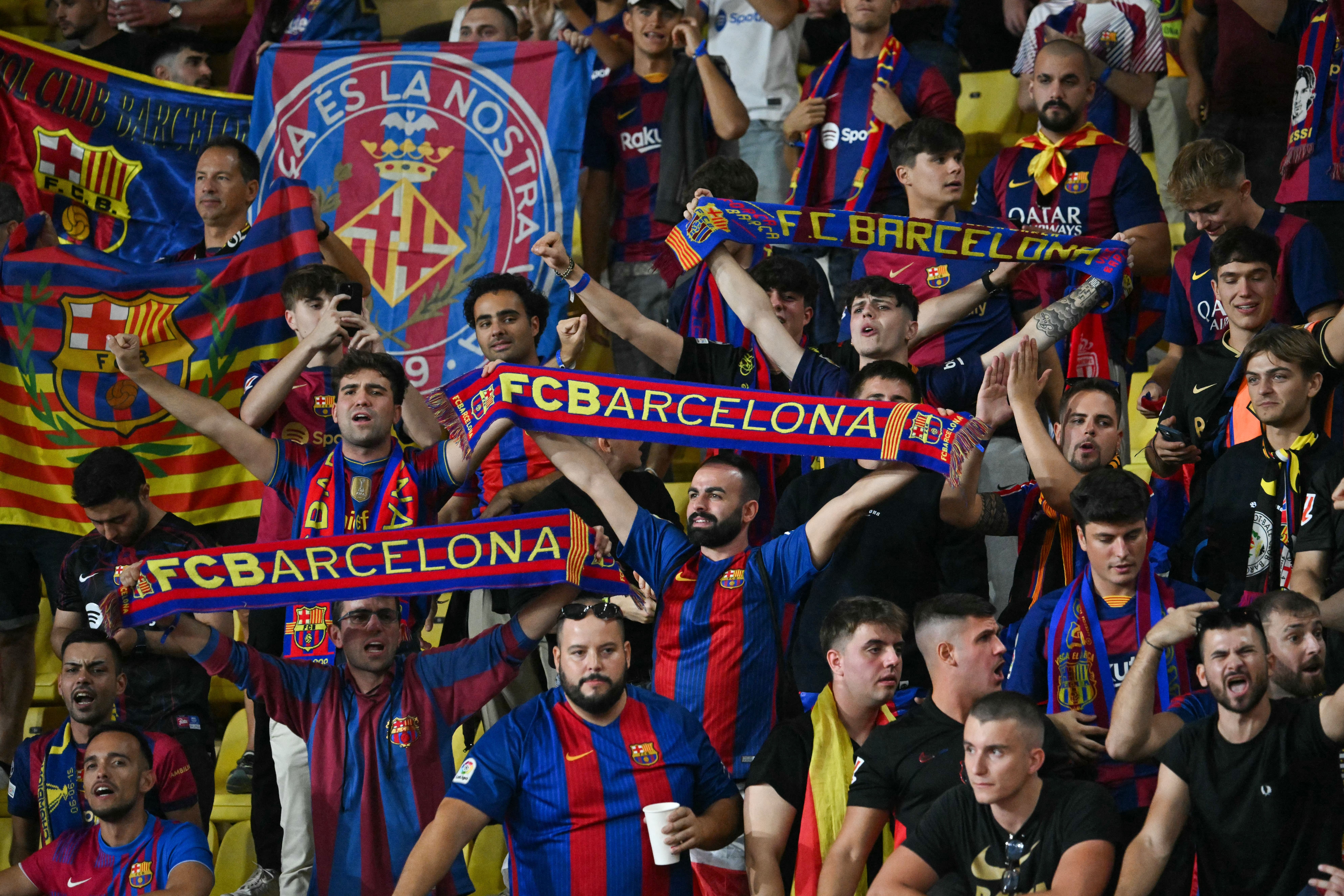 Barcelona é punido por apologia ao nazismo de torcedor em partida da Champions