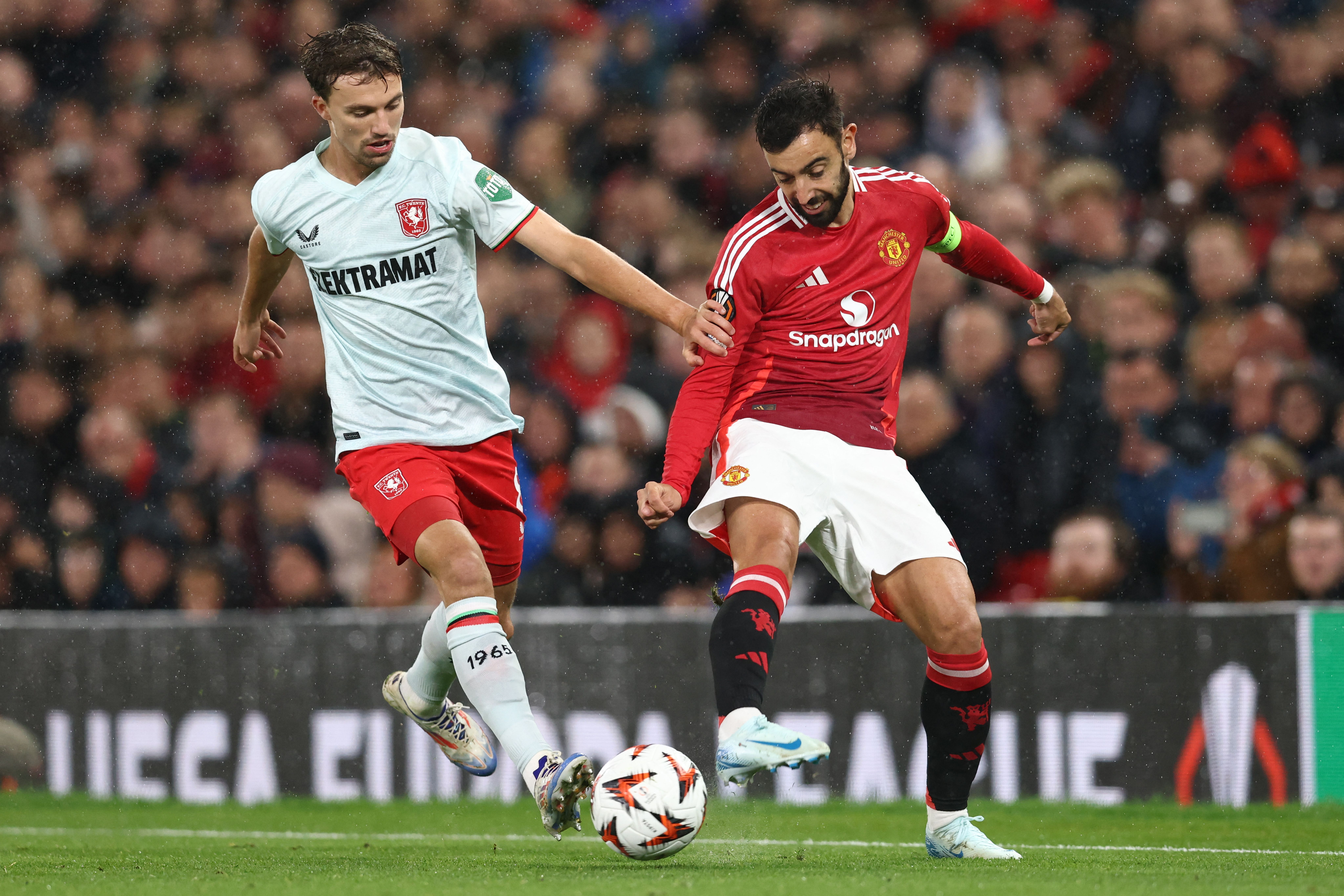 United fica no empate com time holandês em estreia na Liga Europa; veja resultados