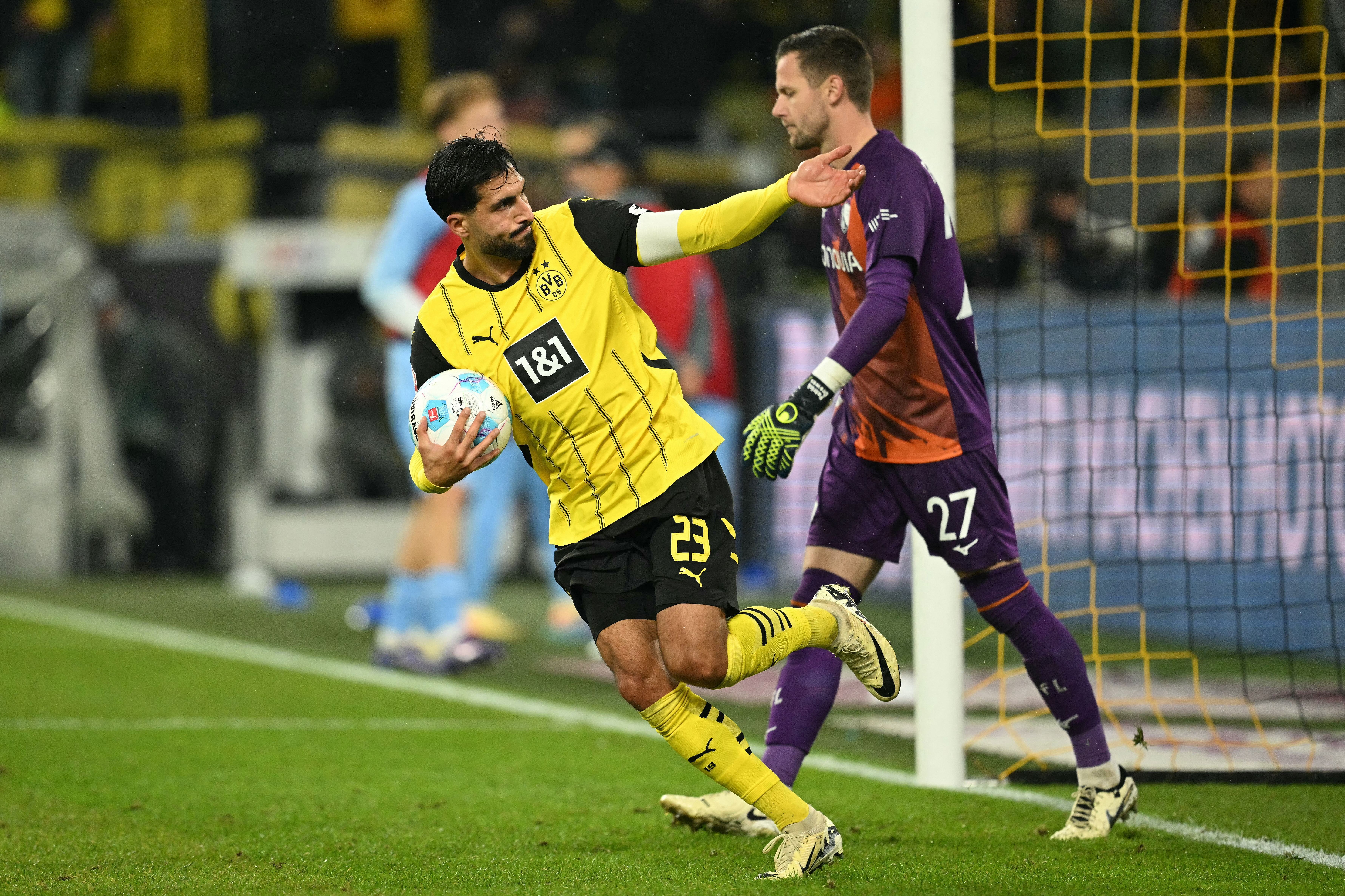 Dortmund leva susto, mas vira sobre o Bochum e conquista terceira vitória no Alemão