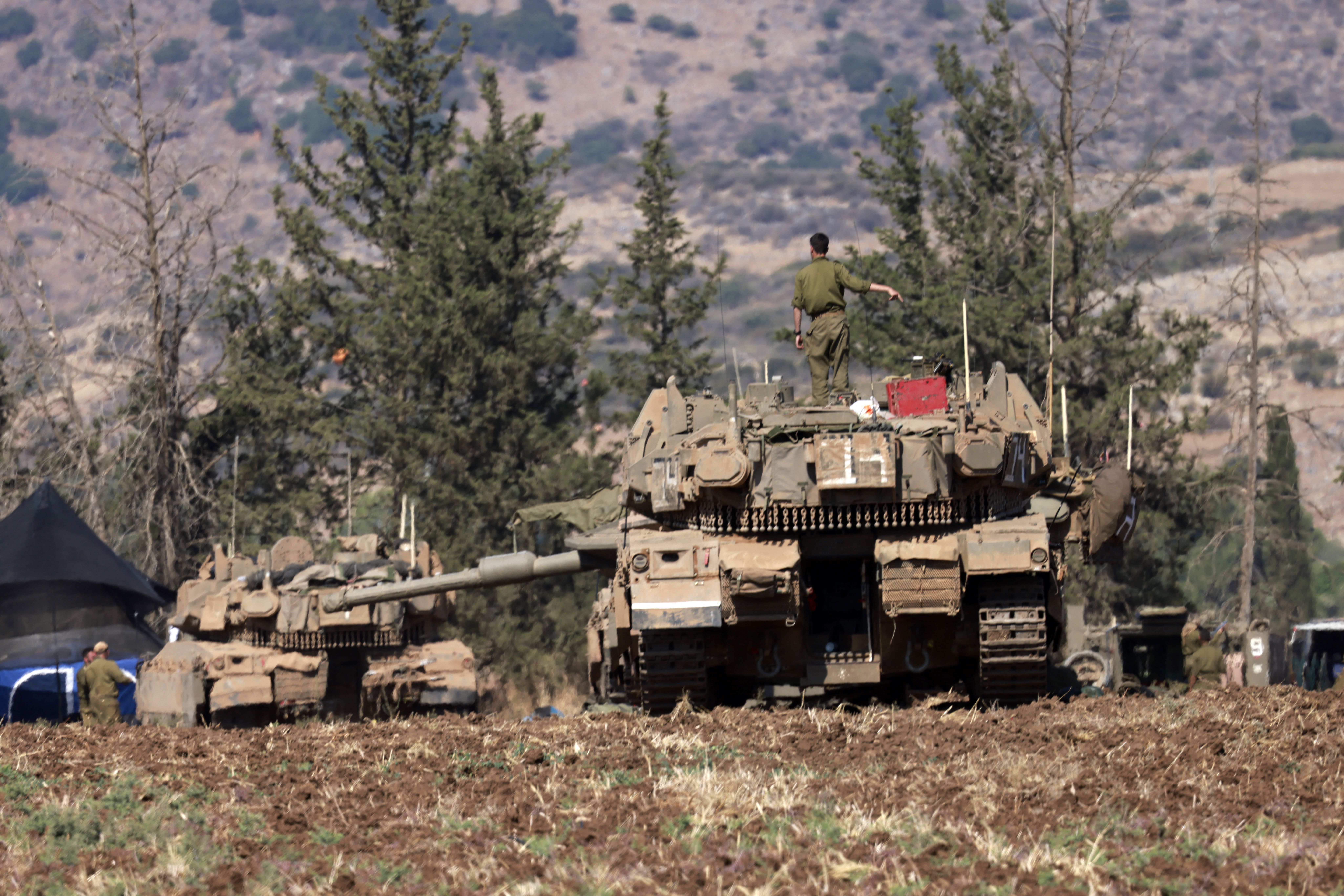 Exército de Israel invade o Líbano por terra em operação contra o Hezbollah