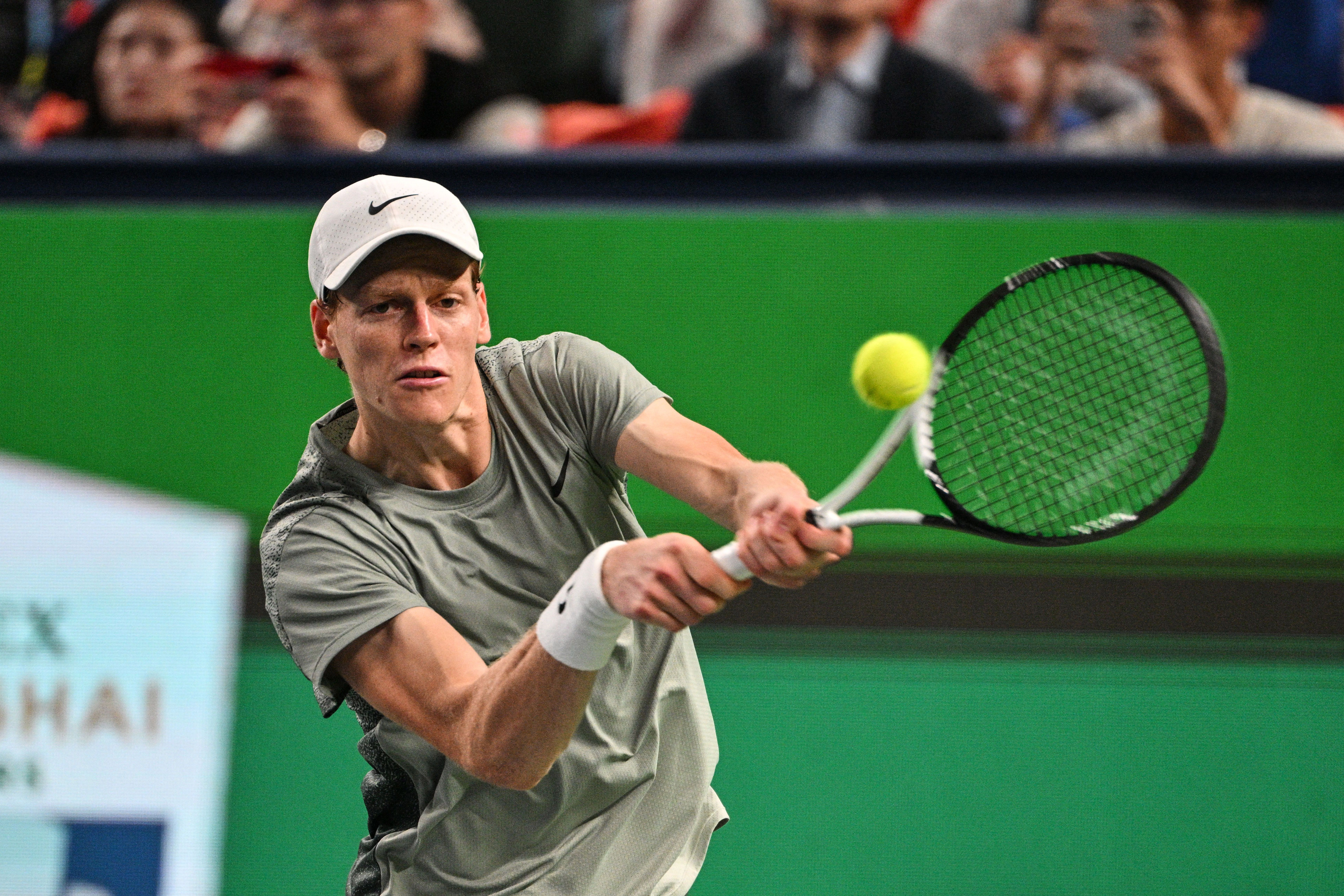 Sinner se garante como número 1 do mundo até o fim de 2024 e pega Djokovic na final em Xangai