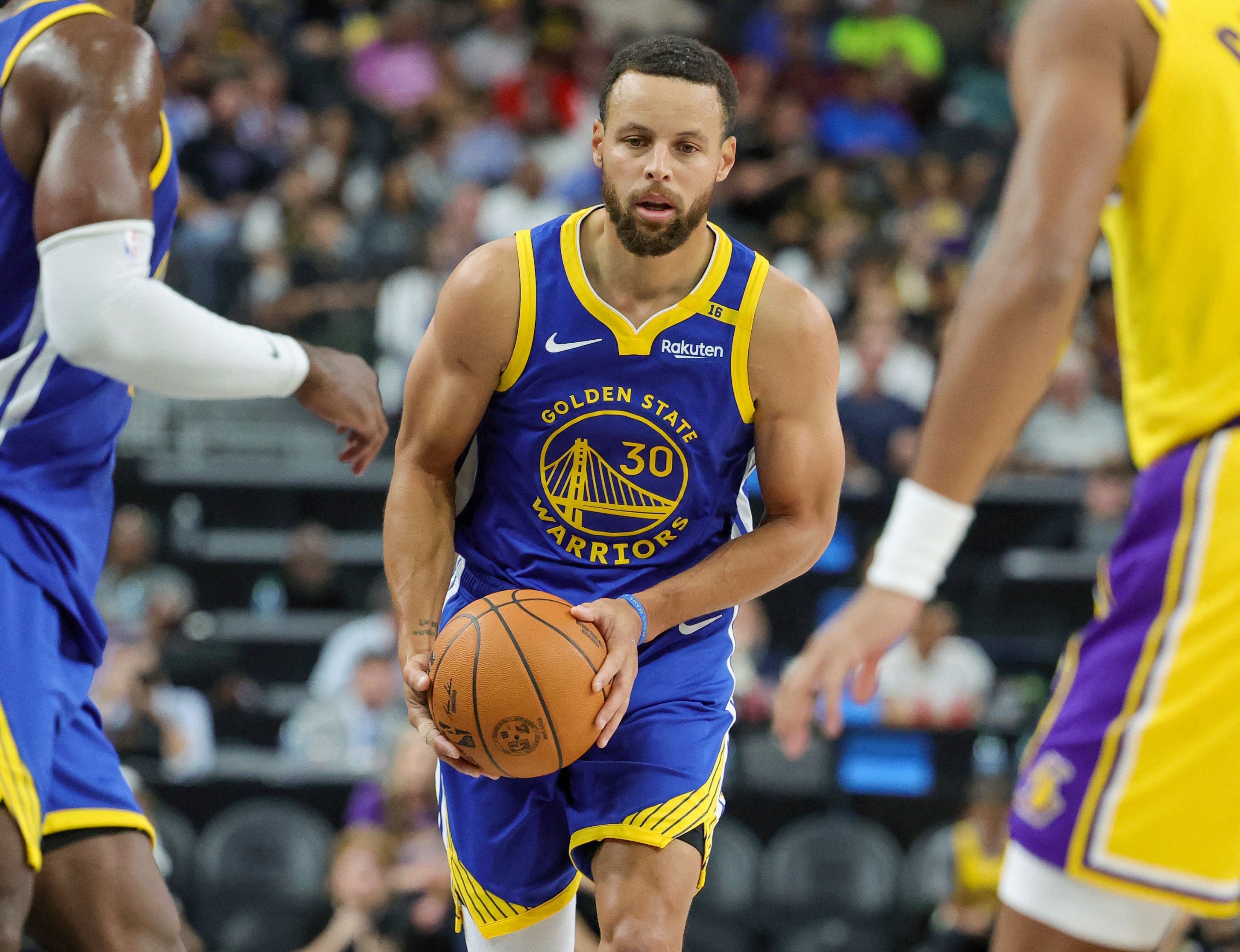 Curry critica acordo da NBA e diz que jogadores são ‘mal remunerados’