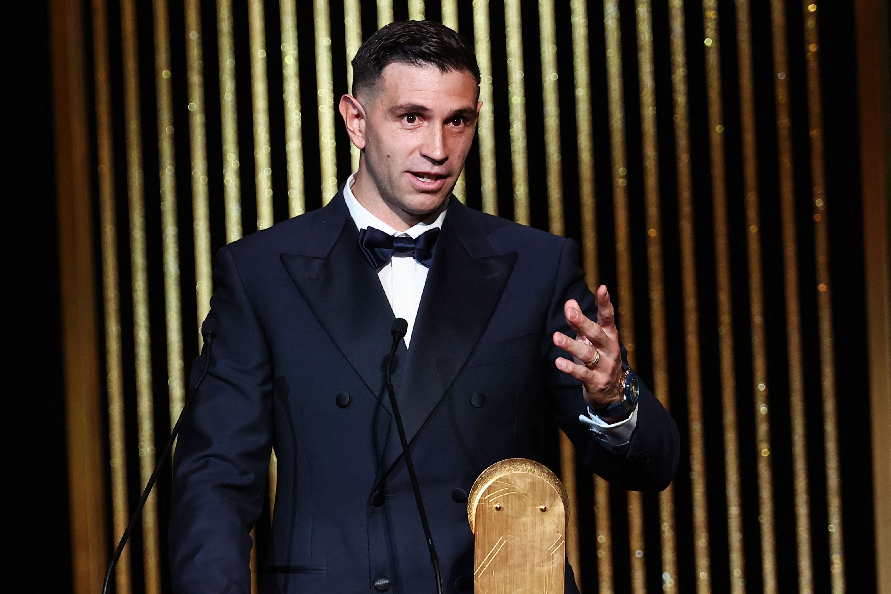 Bola de Ouro 2024: Dibu Martínez é novamente eleito o melhor goleiro do mundo