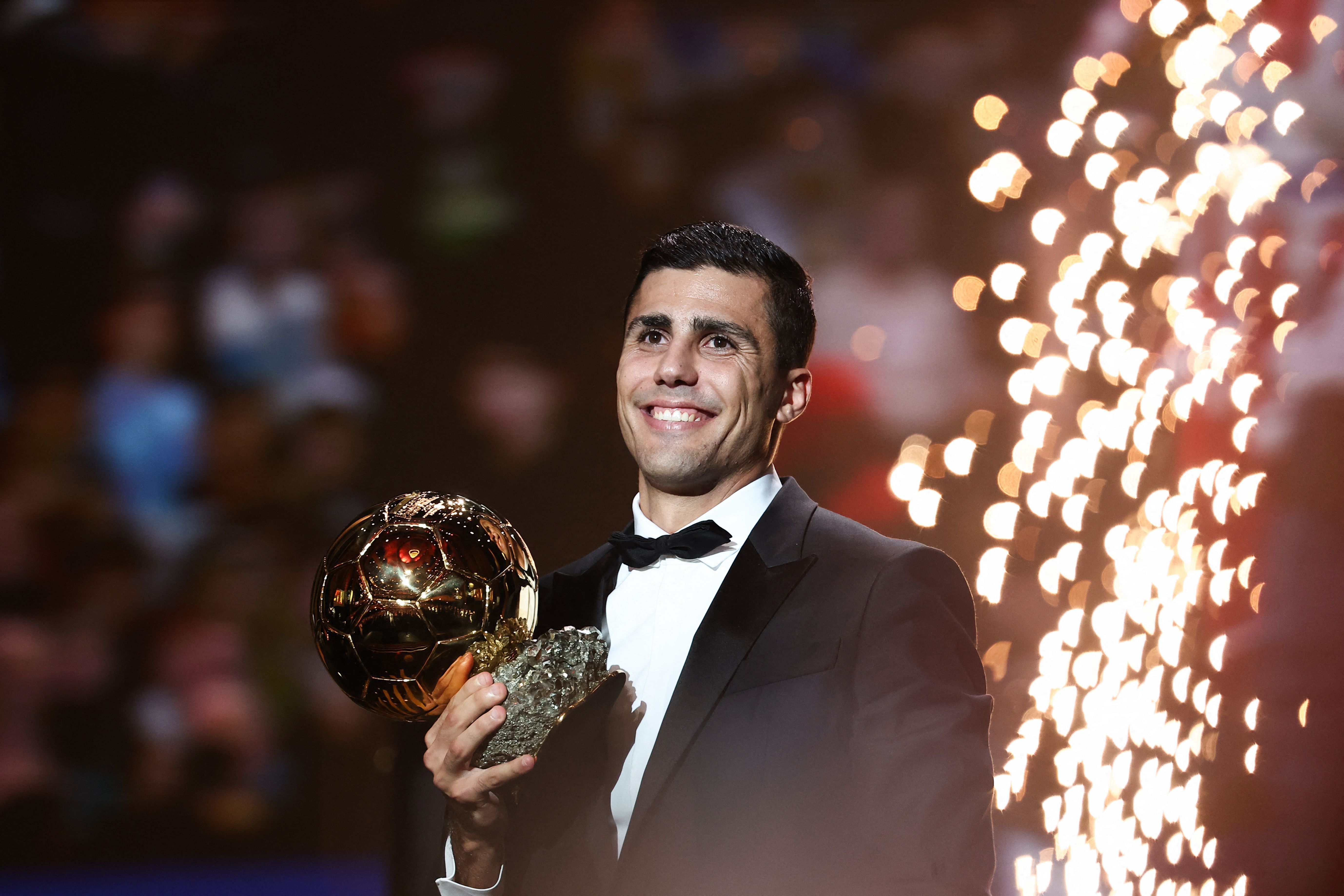 Rodri após superar Vini Jr e ganhar a Bola de Ouro: 'O futebol venceu'