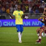 Marquinhos reclama de artimanha da Venezuela em empate da Seleção: 'Tem que penalizar'