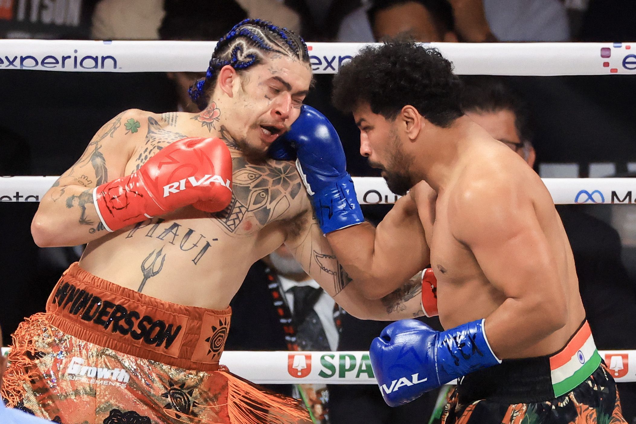 Whindersson Nunes é dominado e perde luta para indiano Neeraj Goyat