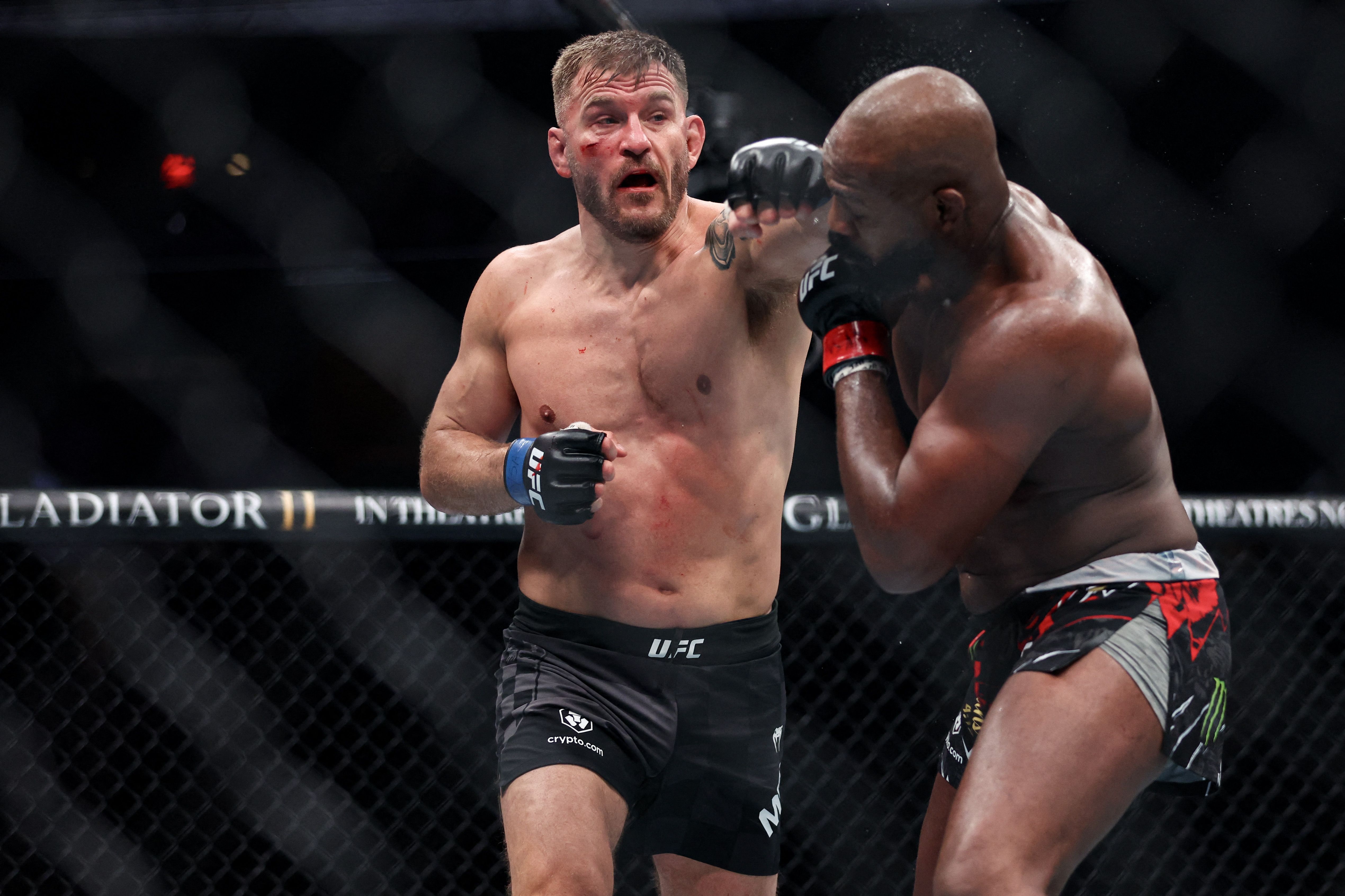 'Atropelado' por Jon Jones, Miocic decide se aposentar do UFC