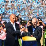 Maior campeão pelo Cruzeiro conduz taça da Sul-Americana ao lado de ídolo do Racing na final