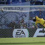 Déjà vu? Lateral do Racing se 'disfarça' de Riquelme e recria gol sofrido por Cássio