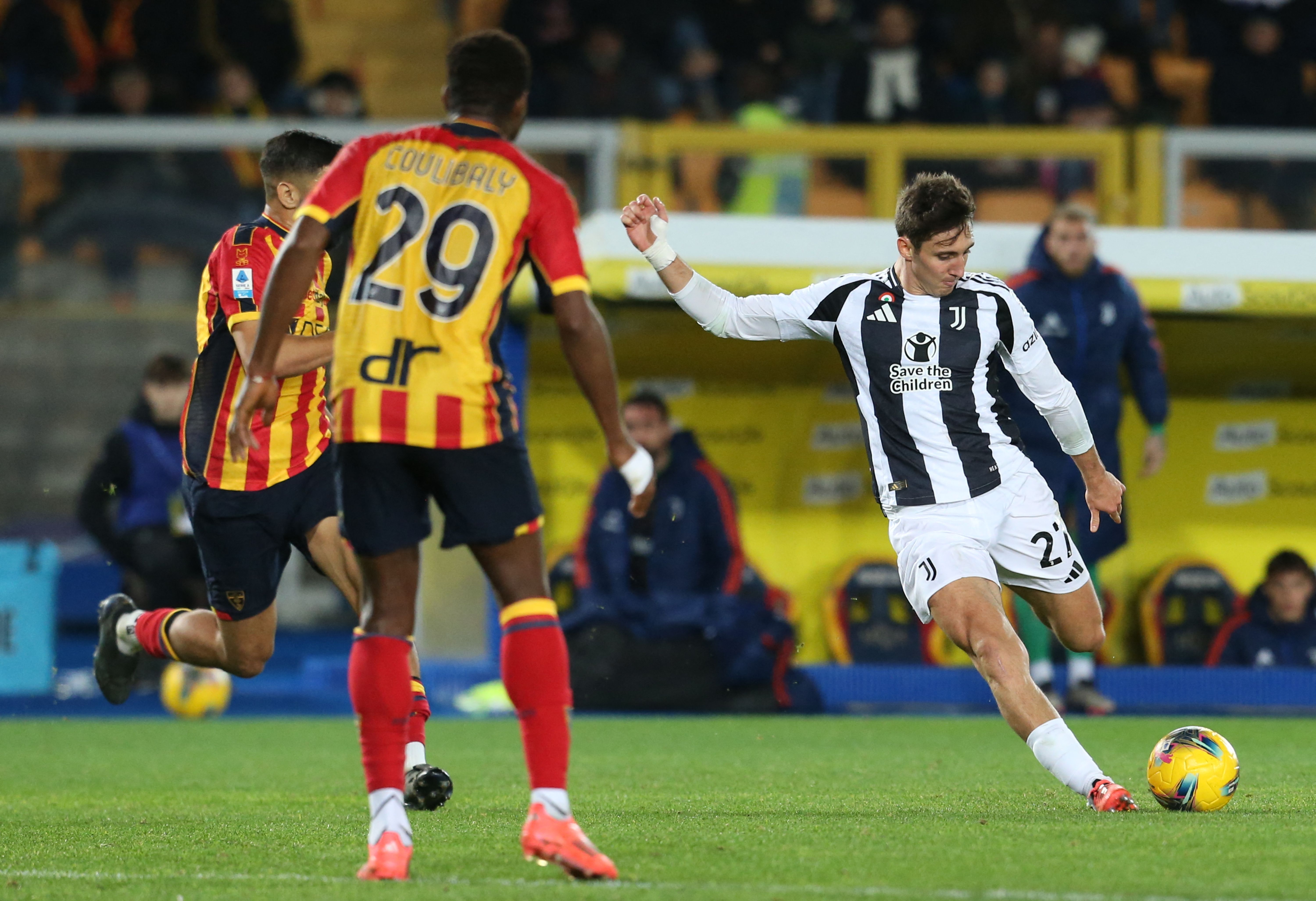 Juventus trava na marcação, mas bate Lecce e segue invicta no Italiano