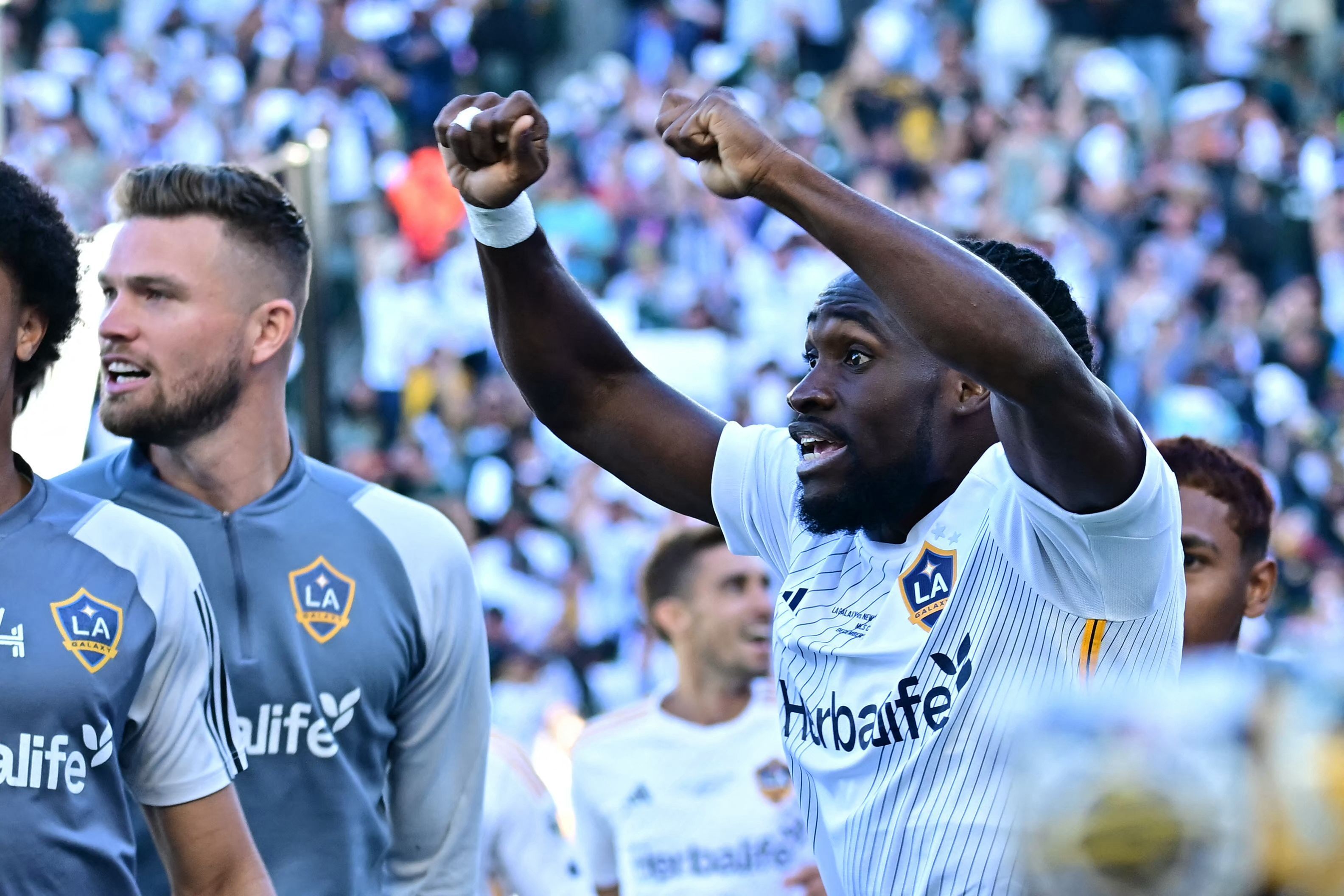 LA Galaxy sai na frente, bate NY Red Bulls e conquista a MLS após