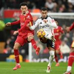 Com golaço de ex-Flamengo, Fulham segura empate contra o Liverpool na Premier League