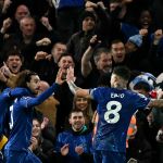 Chelsea vence Brentford em casa e encosta na liderança da Premier League