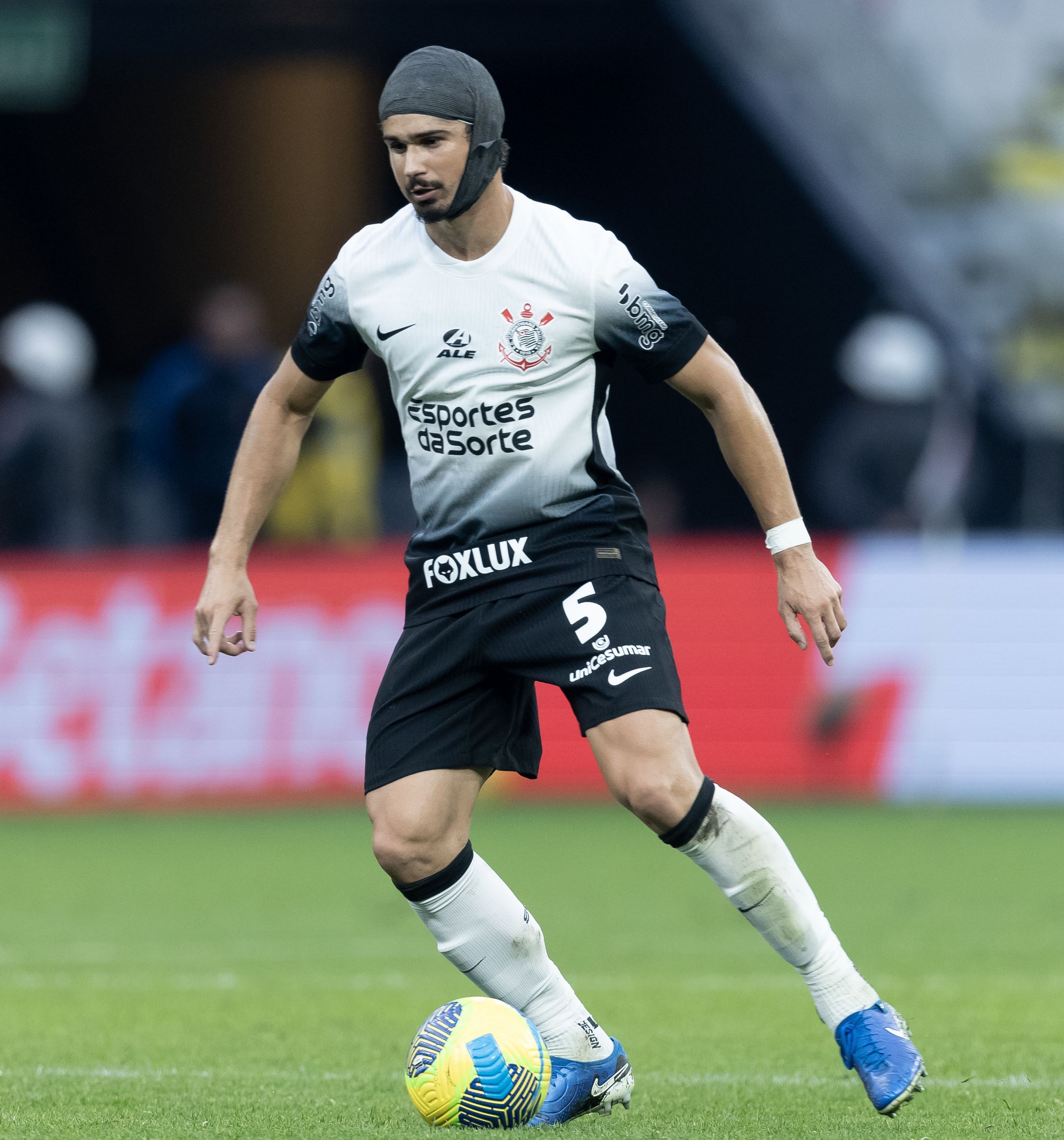 'Acaba ajudando o Flamengo': Ramalho critica árbitro em eliminação do Corinthians