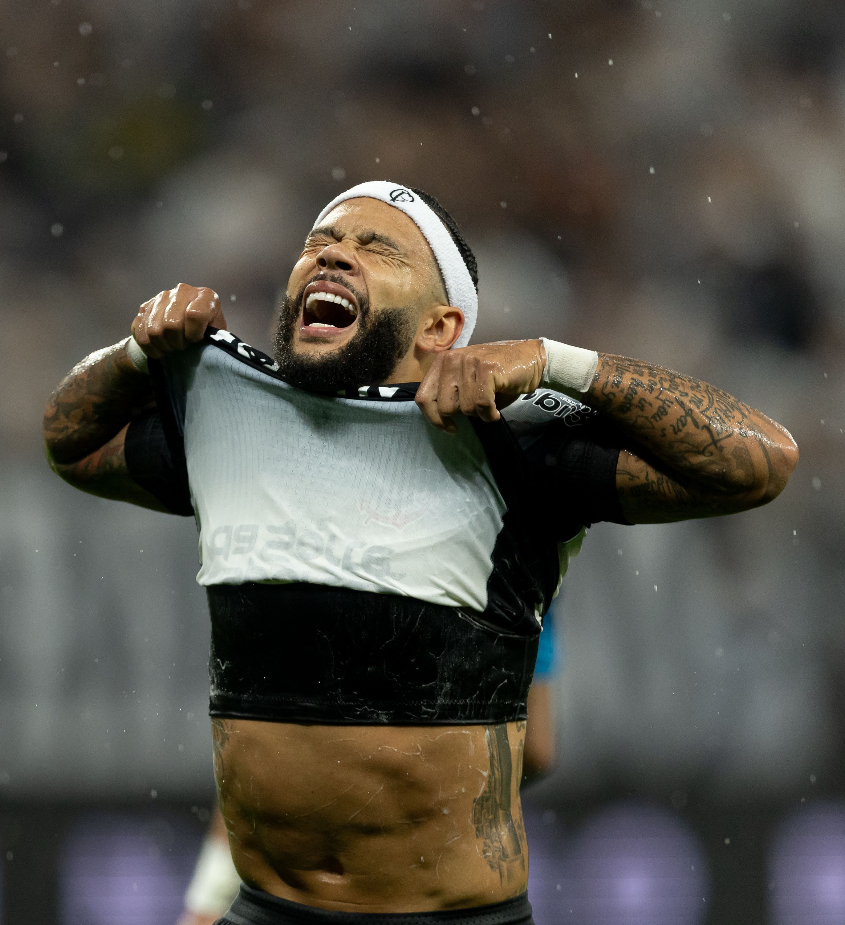 Memphis participa de um gol a cada 82 minutos em campo pelo Corinthians