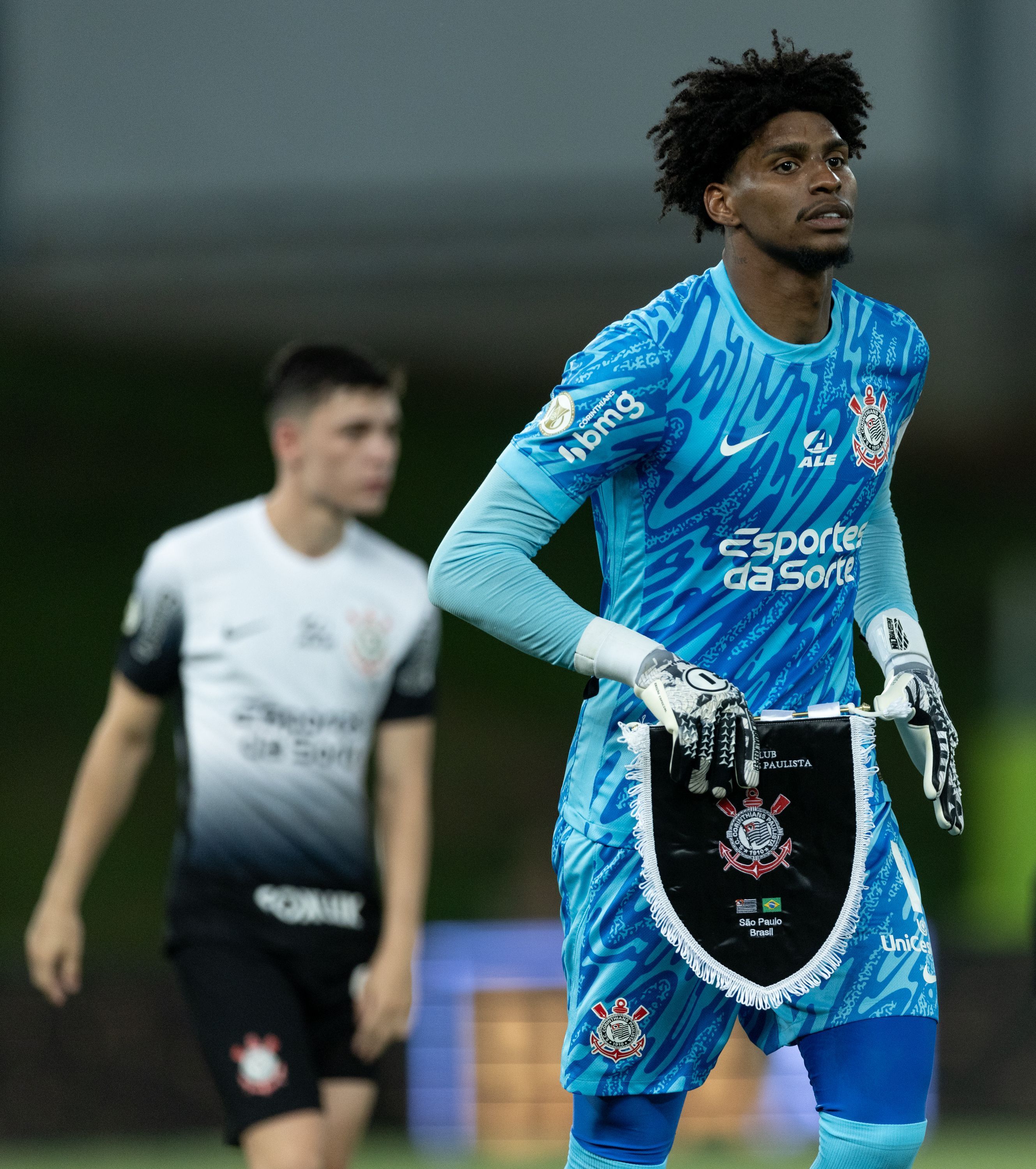 Hugo se emociona com nome gritado pela torcida do Corinthians: 'Feliz pelo trabalho'