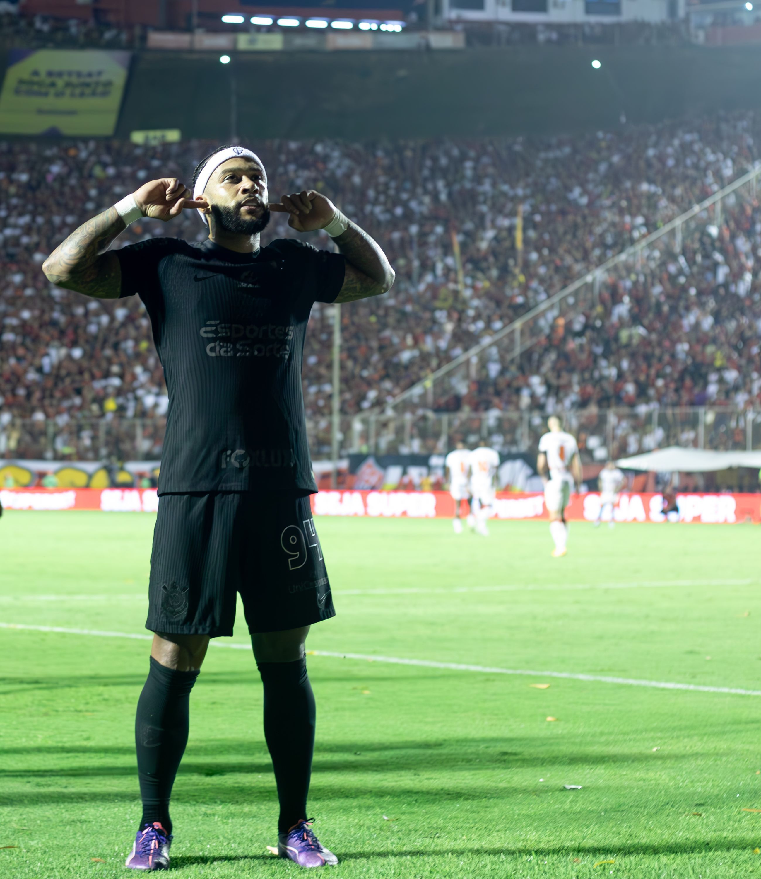 Pelo Corinthians, Memphis já supera James, Douglas Costa e Willian no Brasil