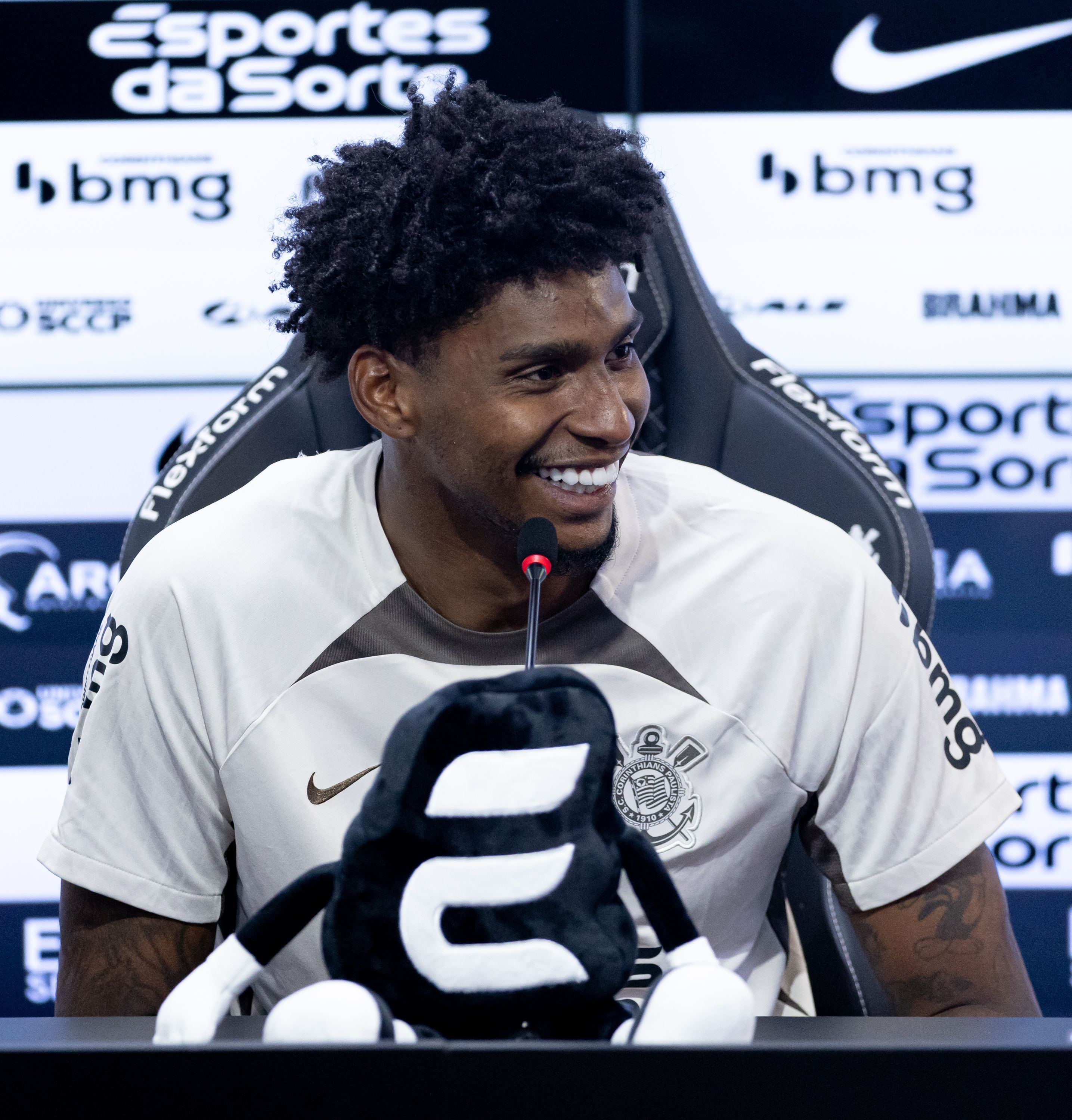 Contratado pelo Corinthians, Hugo Souza revela conversa com Cássio em jogo contra o Cruzeiro