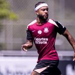 Memphis é denunciado no STJD por uso de celular em Corinthians x Flamengo