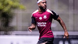 Organizada do Corinthians se reúne com Memphis, cobra explicações e questiona diretoria