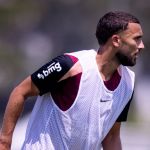 Meia marroquino ainda não empolga e luta por espaço no Corinthians