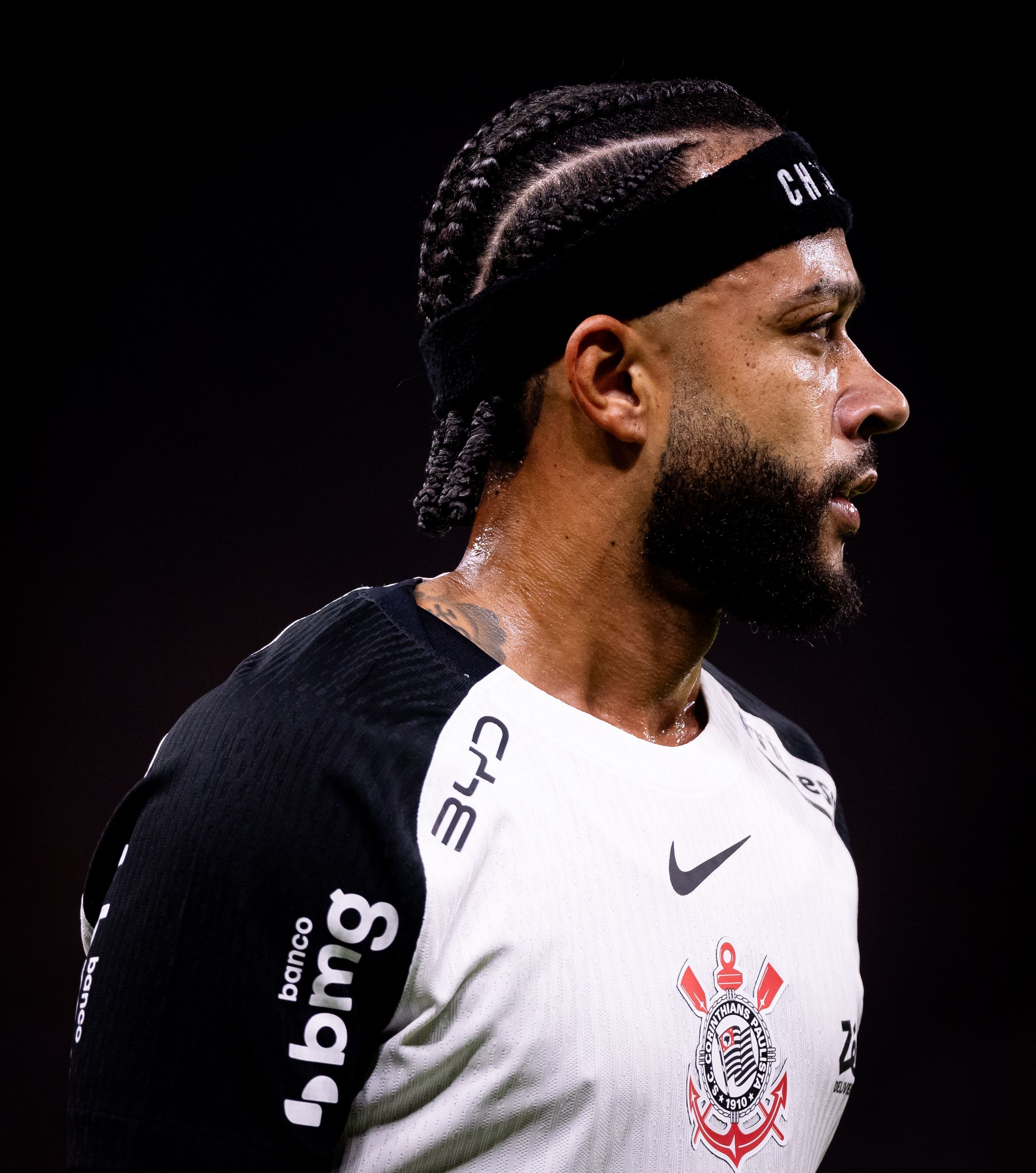 Corinthians: Memphis se irrita com problema físico às vésperas de Data Fifa