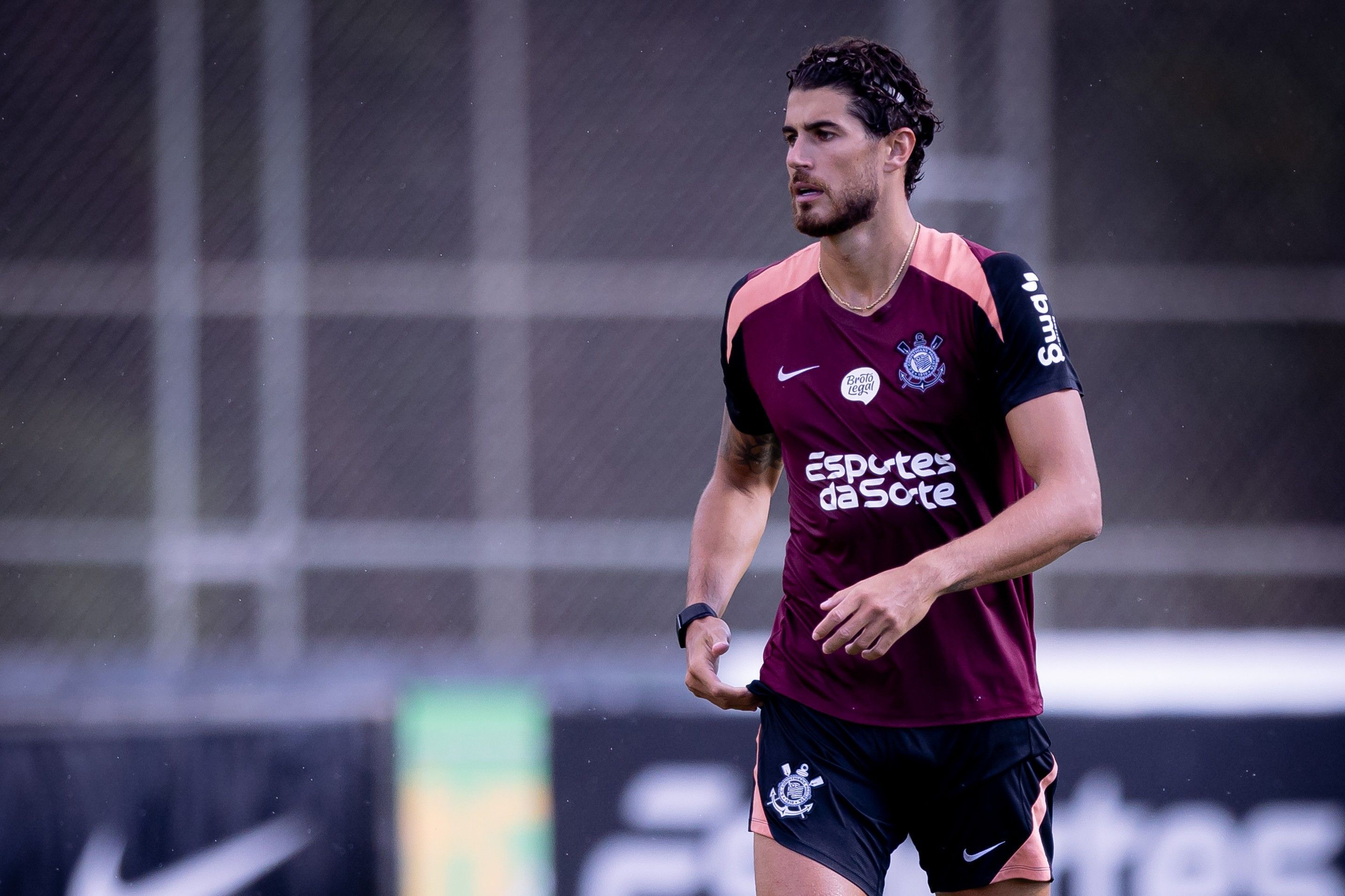 Fica ou não? Atacante do Corinthians vive cenário de incerteza