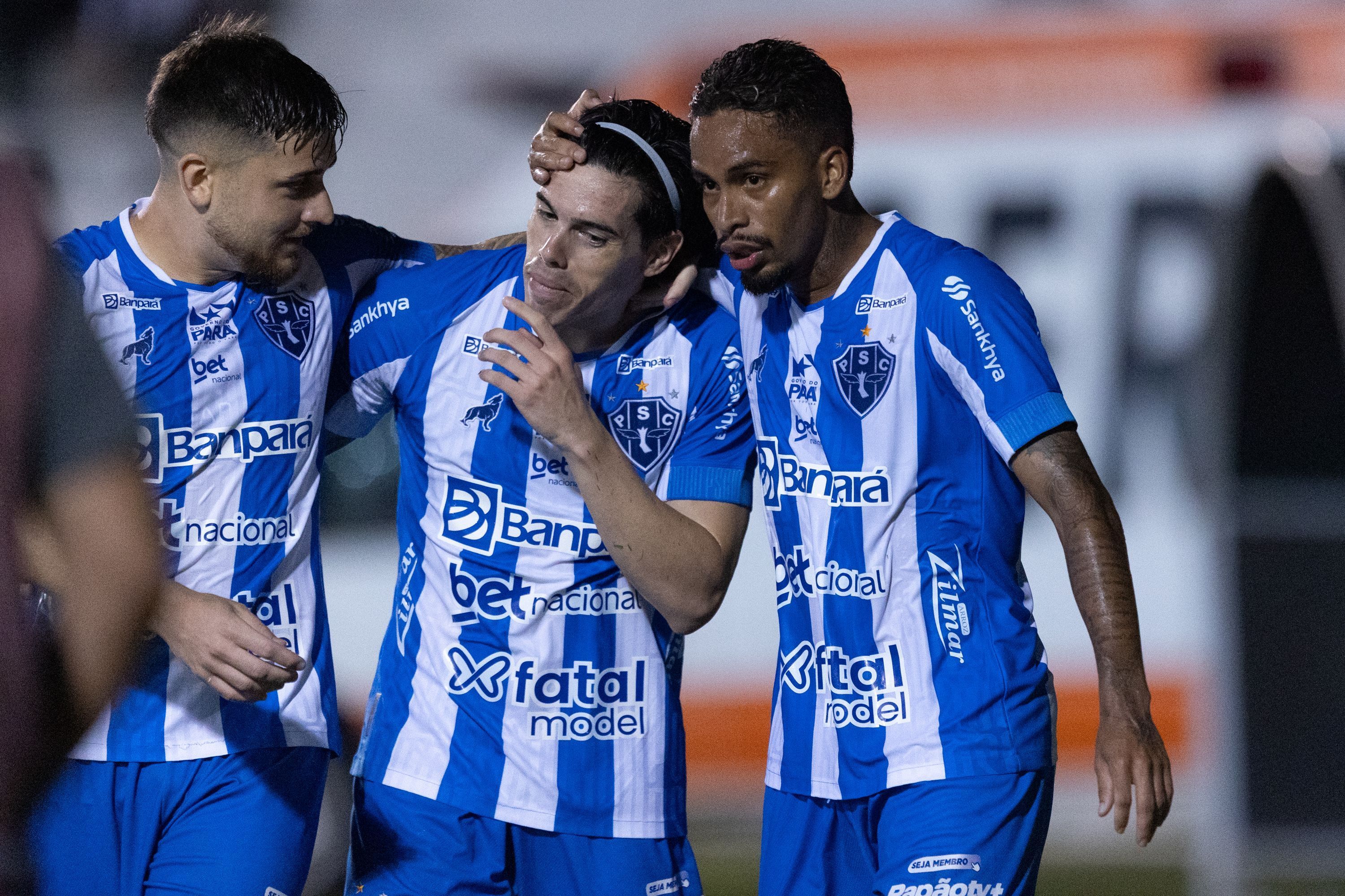 Série B: Paysandu vira sobre Ponte Preta com um a menos e empurra rival para Z4