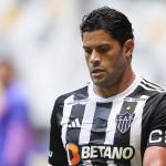 Hulk revela ter jogado no sacrifício em final da temporada: 'Injeção para jogar'