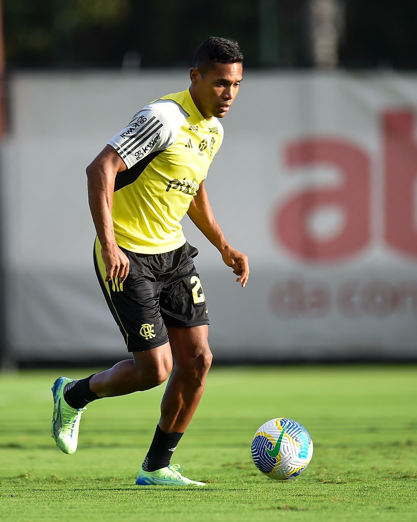Filipe Luís ganha opções em primeiro treino do Flamengo visando final da Copa do Brasil