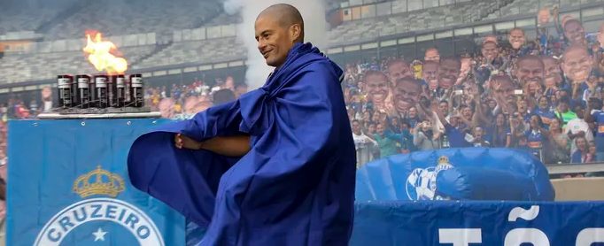 Alex teve jogo de despedida pelo Cruzeiro, em 2015, no Mineirão