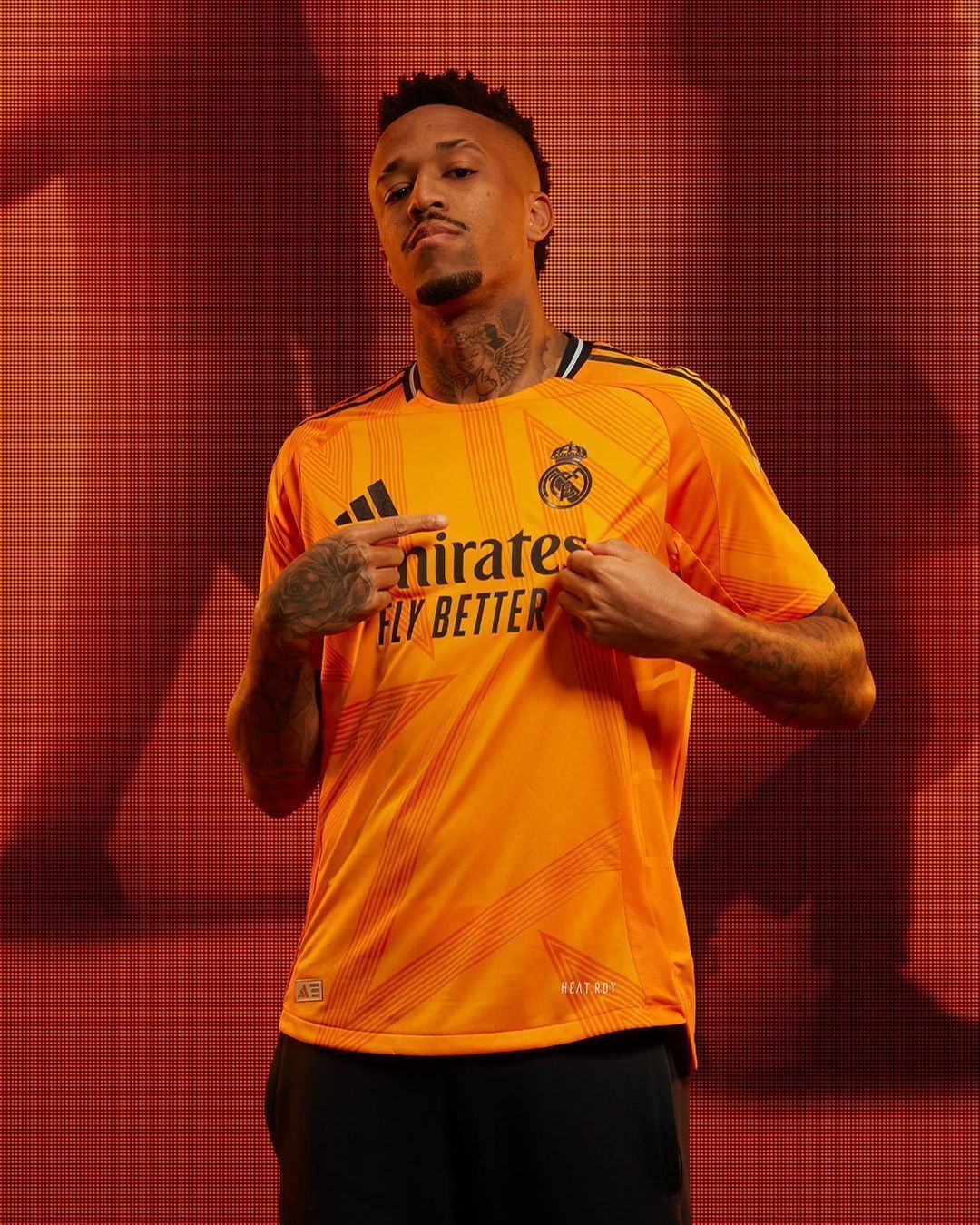 Real Madrid lança segundo uniforme da temporada; veja fotos