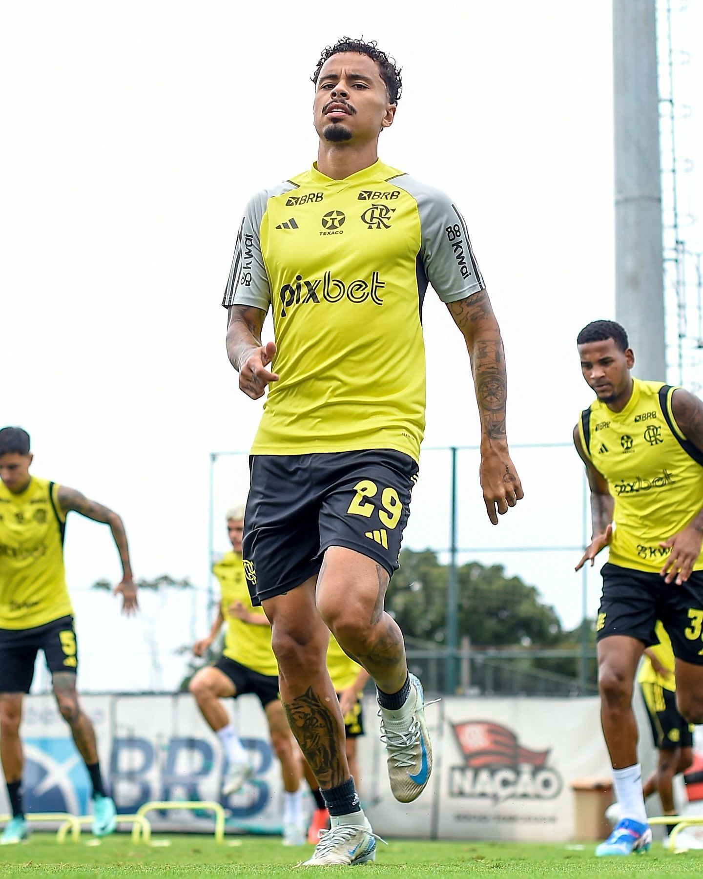 Brasileirão: Volante é expulso e desfalca o Flamengo contra o Atlético