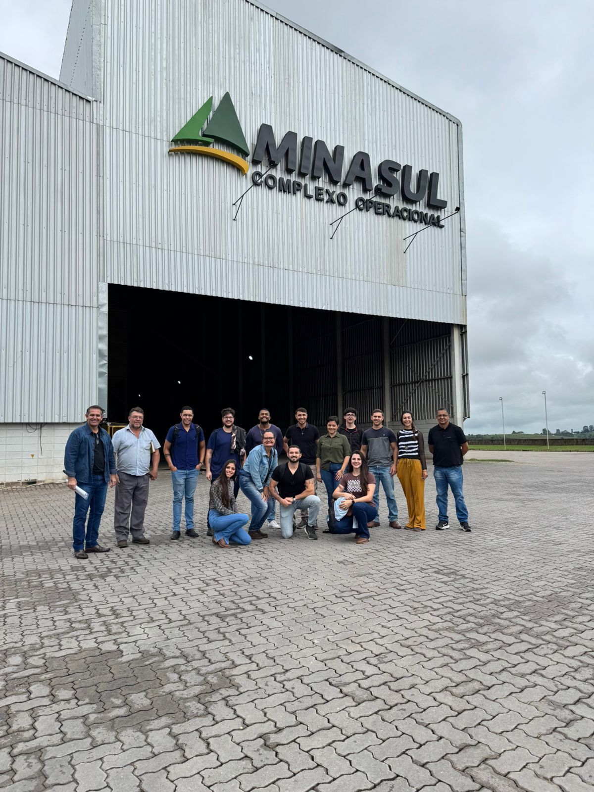 Cooperativa Minasul recebe estudantes do Centro de Excelência em Cafeicultura