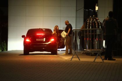 Participantes do Dança dos Famosos curtem madrugada no Rio