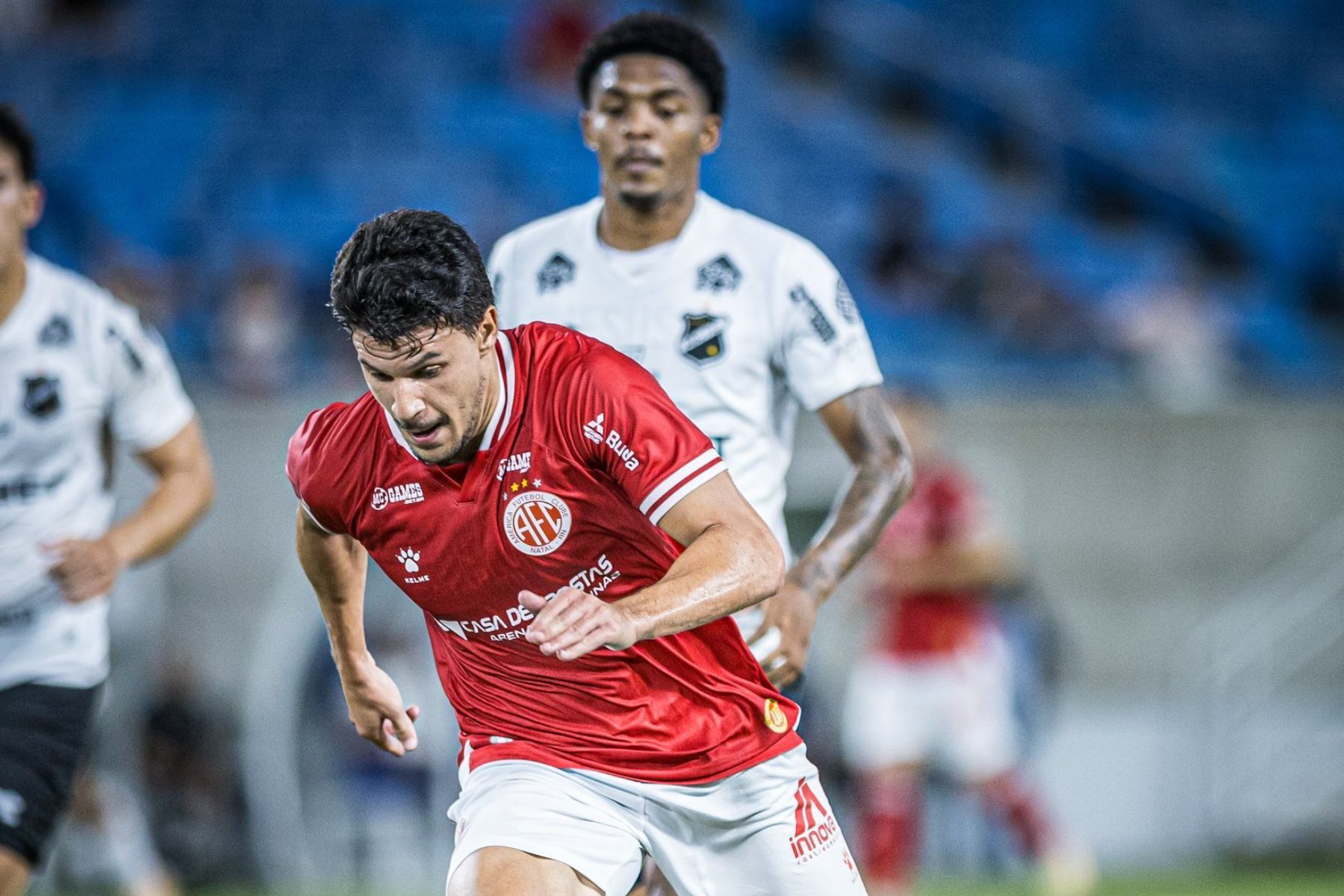 Ex-Cruzeiro dá assistência, e ABC e América-RN empatam na final do Potiguar