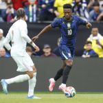 Narrador da Globo detona atuação de Vini Jr. e faz comparação com Mbappé